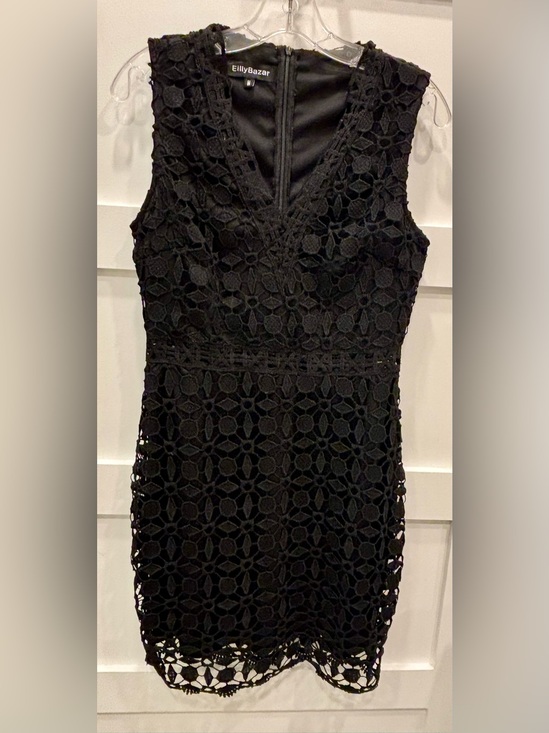 Eilly Bazar Dresses & Skirts - EllyBazar Black Crochet Midi Dress with V-Neck